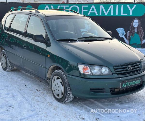 Toyota Picnic  1999