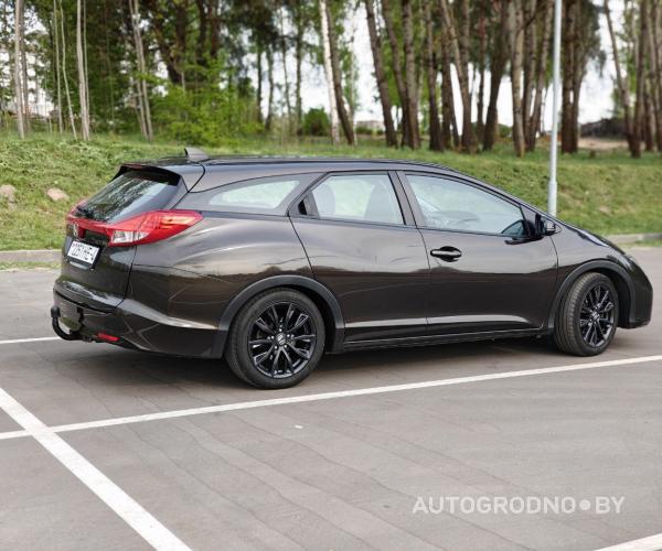 https://autogrodno.by/media/com_expautospro/images/big/avtomobili_honda_civic_68447dbacf343.jpg