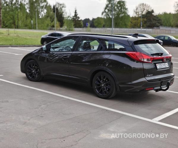 https://autogrodno.by/media/com_expautospro/images/big/avtomobili_honda_civic_68447dbb77415.jpg