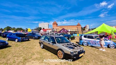 В Лиде проходит автофестиваль Тачки 2026: фотоотчет первого дня