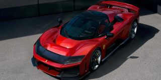Ferrari жертвует колесами, чтобы спасти водителя