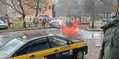 На Врублевского в Гродно горел автомобиль. 5 стандартных огнетушителей не помогли