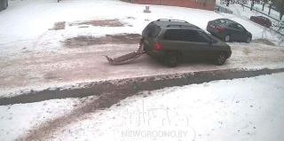 В Гродно водитель внедорожника оторвал чужой бампер и утянул его на свалку. Мужчину нашли