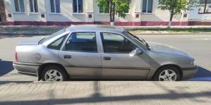 Угонщика автомобиля выдал след пальца на стекле