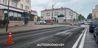 На Давыда Городенского в Гродно обновляют асфальт. Дорогу полностью не перекрывали