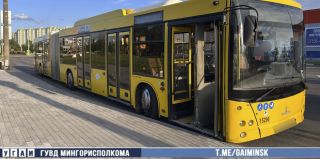 Попытка остановить автобус привела к трагедии: погиб водитель. Видео