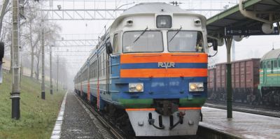 Подростки-зацеперы под Гродно: поезд экстренно остановили, одного сняли со сцепки