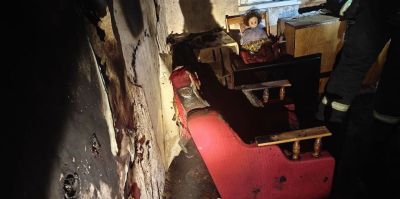 На пожаре в Гродно погибла женщина. Причина – короткое замыкание электропроводки в розетке