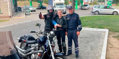 В Березовке сотрудники ГАИ и участники мотосообщества останавливали мотоциклистов, чтобы задать им вопросы из ПДД