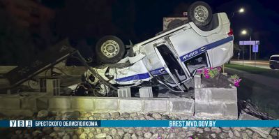 Ночью милиция Кобрина преследовала пьяную женщину. Два автомобиля столкнулись