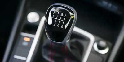 Volkswagen прекращает продажи автомобилей с механической коробкой передач