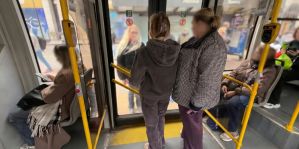 В общественном транспорте Минска заработала система адресного открытия дверей. Что это такое?