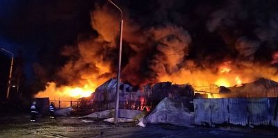 На пожаре химсклада в Колодищах погиб водитель. При чем здесь перекись водорода, рассказали в СК 