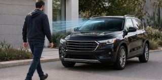 Автомобили смогут блокировать запуск двигателя по походке водителя