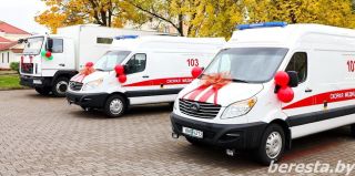 13 автомобилей скорой помощи и 2 передвижных ФАПа  появились в Гродненской области