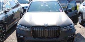 Через гродненскую таможню везли 7 свежих легковушек по сильно заниженной стоимости