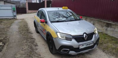 В Волковыске мужчина напал с ножом на автомобиль такси. Таксист обратился в милицию – сейчас с агрессором работают следователи