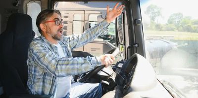 Белорусских дальнобойщиков могут не выпустить из России домой. Есть причина