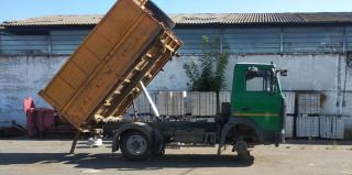 Находчивый механик из Волковыска придумал схему по продаже "налево" новых шин, но ее раскрыли