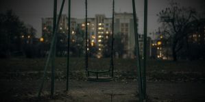 Дети поцарапали авто, дети громко катались на качелях, подросток чуть не выпал из автобуса. На что еще жаловались гродненцы?