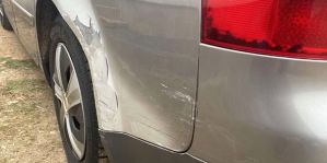 Возле Собора в Гродно кто-то притерся к AUDI и уехал. Сейчас его ищет ГАИ