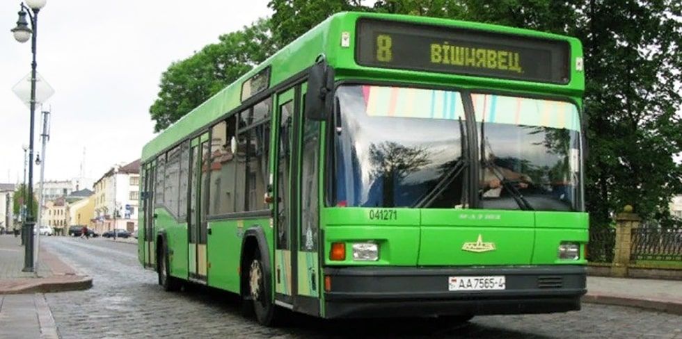 На пару дней движение на Врублевского будет организовано по встречной полосе. Конечную остановку перенесут на Домбровского