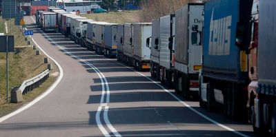 В Беларуси можно забронировать дату въезда грузовиков на границу. Сколько надо заплатить?