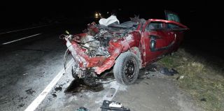 Перегруженный прицеп отсоединился и врезался во встречную легковушку – погибли люди. Следователи установили обстоятельства ДТП