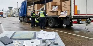 Дальнобойщик вез контрабанду на 3,5 млн долларов среди запчастей для Bentley