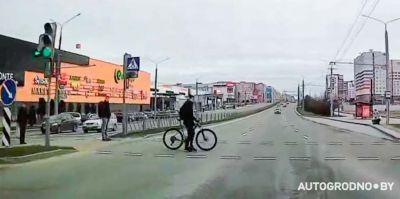 На Дубко в Гродно чуть не сбили велосипедиста: как это было