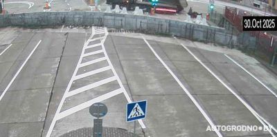 В ПП "Кузница" приступили к разбору ограждений. Фото