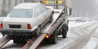ПДД не нарушены, но машину эвакуировали: в каких случаях это возможно