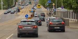 Женщину 7 раз привлекли за превышение скорости. Она даже не водила