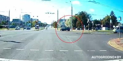 Утром в Гродно мальчик на велосипеде попал под авто. Это заснял регистратор