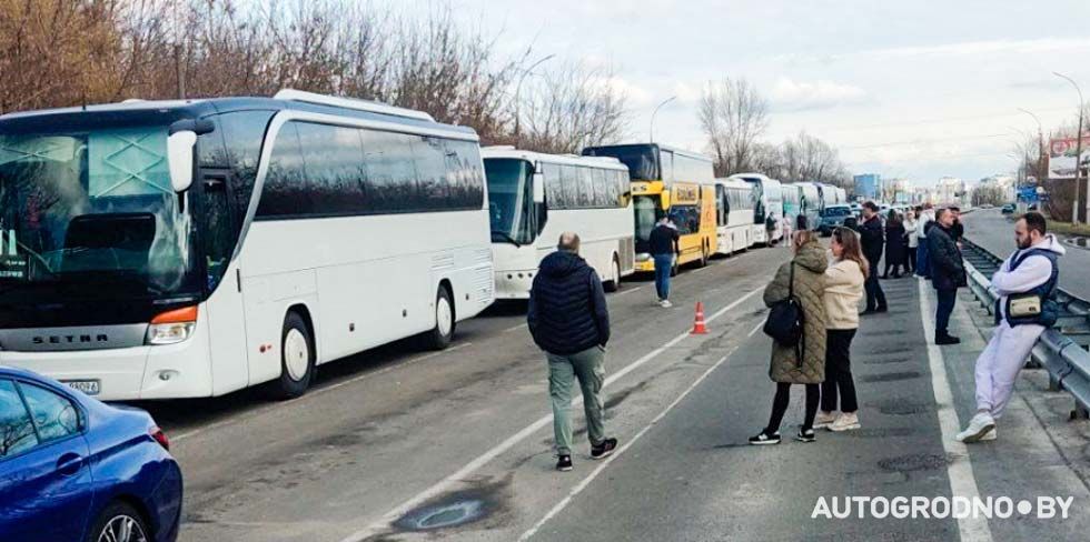 Сколько времени теперь занимает поездка из Гродно в Варшаву через Брест на автобусе? Рассказ гродненца, поехавшего после закрытия двух ПП в Литве