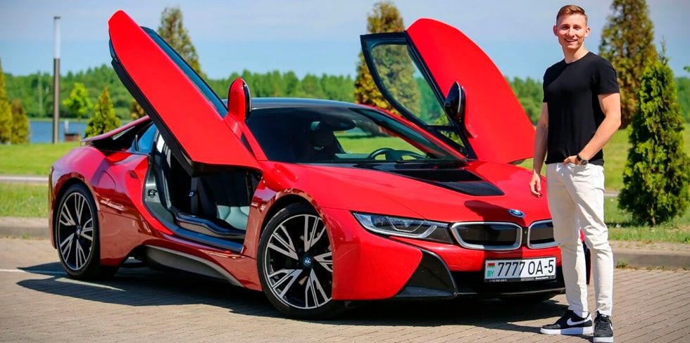 22-летний парень из Жодино купил BMW I8: «Таких выпущено всего 300 штук»