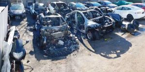 Помните пожар на СТО в Колодищах, где сгорели семь электрокаров? Эксперты назвали причину 