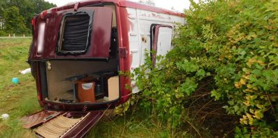 Критические 68 км/ч против реальных 98 км/ч: маршрутка с пассажирами улетела в кювет при обгоне во время дождя