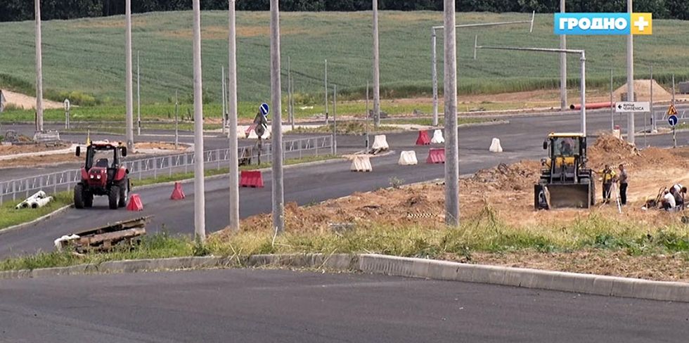 Участок дороги от Дзержинского к Зарице и Лапенкам откроют уже сегодня