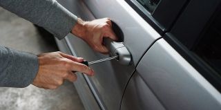 Белорус оставил автомобиль на СТО на 3 года. А потом получил "письмо счастья" и пошел в милицию