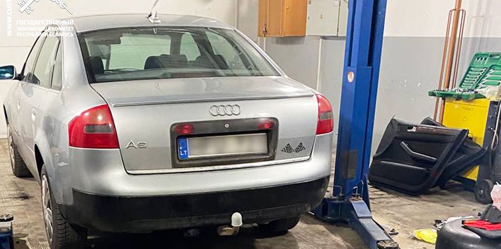 Зачем гродненские таможенники распотрошили в "Беняконях" AUDI литовца? Под обшивкой всех 4-х дверей нашли психотроп