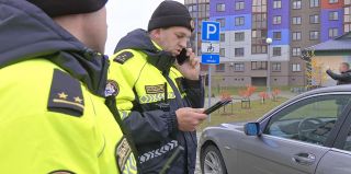 В Гродно проверили, кто паркуется на местах для инвалидов. С начала года 447 водителей привлекли к ответственности