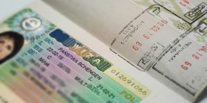 Шенген будут оформлять по-новому: без визита в посольство и наклейки в паспорте
