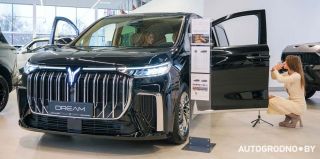 В Гродно привезли новый 7-местный Voyah Dream, тест-драйв доступен до 13 декабря