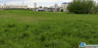 В Гродно на продажу выставили огромный пустырь между Курганом Славы и гипермаркетом "Корона". Что там будет?
