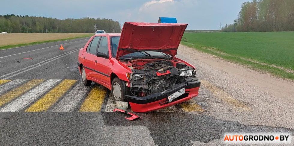 На окраине Гродно столкнулись Peugeot и Volkswagen