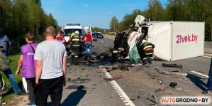 "Жутко, до дрожи": серьезная авария на М6, грузовик столкнулся с трактором