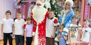 "Эмоции совершенно разные": автоклубы Гродно навестили Детский Дом в Лойках