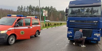 В Лиде водители "спрятали" номера. Это заметили сотрудники Транспортной инспекции