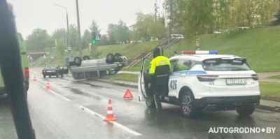 В ГАИ рассказали подробности переворота автомобиля на Ольги Соломовой в Гродно
